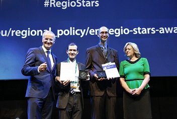 Corina Cretu e MdEP Lambert van Nistelrooij premiano "Diversity4Kids"